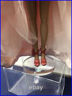 16 Tonner Doll Theater De La Mode Framboise Robe Du Grande Soir Doll Brunette#U