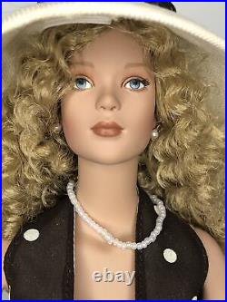 16 Tonner Tyler Wentworth Doll Blonde Curly Hair Pretty Woman Inspired Dress #T