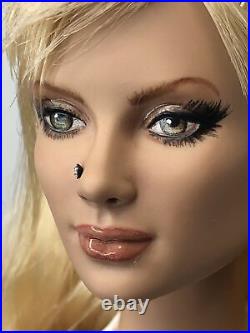 16 Tonner Tyler Wentworth Doll Blonde OOAK Repaint Face By Mel S. 2006 BW #u