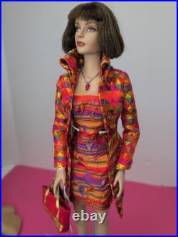 16 Tonner Tyler Wentworth Doll Mosaic Modern Sydney Chase Brunette With Tag #T
