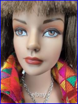 16 Tonner Tyler Wentworth Doll Mosaic Modern Sydney Chase Brunette With Tag #T