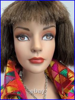 16 Tonner Tyler Wentworth Doll Mosaic Modern Sydney Chase Brunette With Tag #T