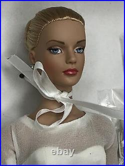 16 Tonner Tyler Wentworth Doll Show Stopping Sydney Elegant Blonde MIB