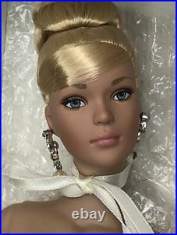 16 Tonner Tyler Wentworth Doll Standing Ovation Elegant Blonde With Box