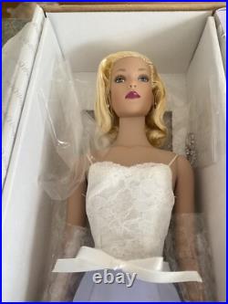 16 Tonner Tyler Wentworth Doll Sweet Indulgences Gift Set With Box