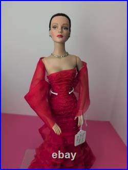 16 Tonner Tyler Wentworth Doll Sydney Chase Holiday Gala Brunette #u