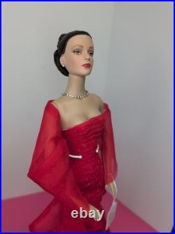 16 Tonner Tyler Wentworth Doll Sydney Chase Holiday Gala Brunette #u