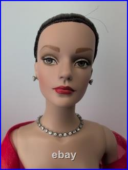 16 Tonner Tyler Wentworth Doll Sydney Chase Holiday Gala Brunette #u