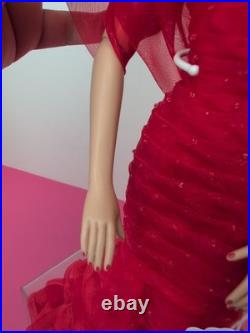 16 Tonner Tyler Wentworth Doll Sydney Chase Holiday Gala Brunette #u