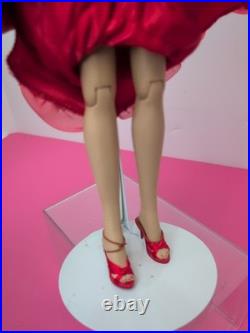 16 Tonner Tyler Wentworth Doll Sydney Chase Holiday Gala Brunette #u
