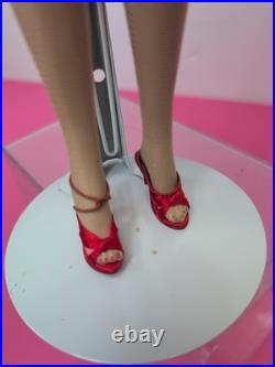 16 Tonner Tyler Wentworth Doll Sydney Chase Holiday Gala Brunette #u