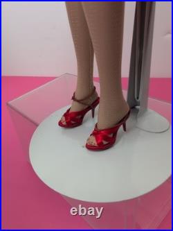 16 Tonner Tyler Wentworth Doll Sydney Chase Holiday Gala Brunette #u