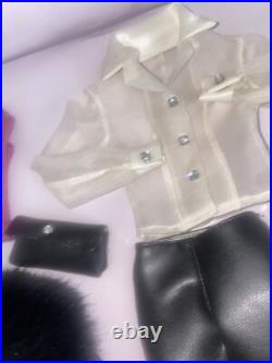 16 Tonner Tyler Wentworth Doll Weekend in Washington DC Brunette Gift Set