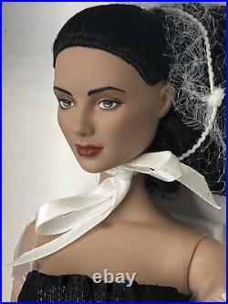 16 Tonner Tyler Wentworth Fashion Doll Angelina Mystique Black Hair 2004 MIB