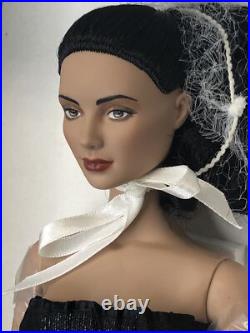 16 Tonner Tyler Wentworth Fashion Doll Angelina Mystique Black Hair MIB U3