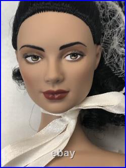 16 Tonner Tyler Wentworth Fashion Doll Angelina Mystique Black Hair MIB U3
