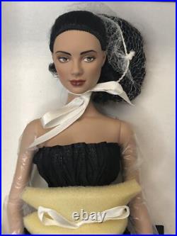 16 Tonner Tyler Wentworth Fashion Doll Angelina Mystique Black Hair MIB U3