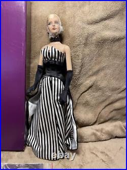 16 Tonner Tyler Wentworth Fashion Doll Black & White Ball Sydney Blonde