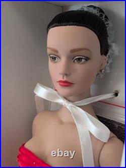 16 Tonner Tyler Wentworth Fashion Doll Holiray Gala Sydney Brunette NRFB