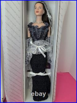 16 Tonner Tyler Wentworth Fashion Doll Santa Fe Art With Card & Pin With Box #U