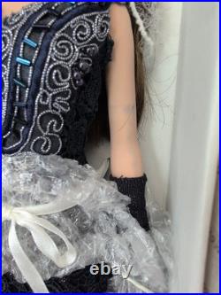 16 Tonner Tyler Wentworth Fashion Doll Santa Fe Art With Card & Pin With Box #U