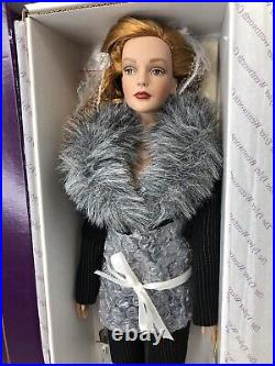 16 Tonner Tyler Wentworth Fashion Doll Sydney Chase Mover & Shaker Redhead MIB