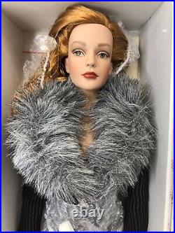 16 Tonner Tyler Wentworth Fashion Doll Sydney Chase Mover & Shaker Redhead MIB