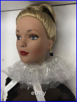 16 Tonner Tyler Wentworth Fashion Doll Theatre De La Mode Elegant Blonde MIB