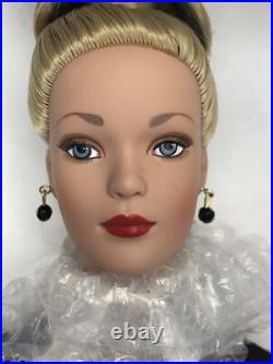 16 Tonner Tyler Wentworth Fashion Doll Theatre De La Mode Elegant Blonde MIB