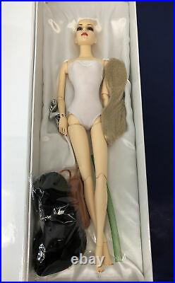 16 Tonner Ultimate Sydney Chase Resin BJD Doll LTD 100 Convention & 3 Wigs Box