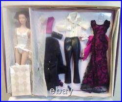 16 Tyler Wentworth Doll Weekend in Washington DC Brunette Gift Set, Charity