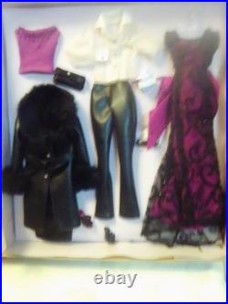 16 Tyler Wentworth Doll Weekend in Washington DC Brunette Gift Set, Charity