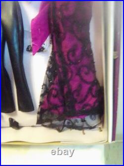 16 Tyler Wentworth Doll Weekend in Washington DC Brunette Gift Set, Charity