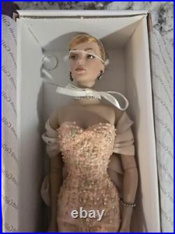 16 Tyler Wentworth Savoir Faire Sydney Doll & Outfit