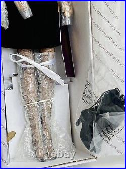 16 Tyler Wentworth Signature Style A R Brunette Tonner Fashion Doll MIB