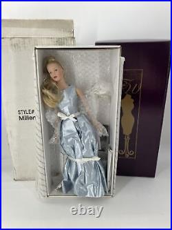 1999 Tonner Tyler Wentworth Millennium Ball 16 Doll MIB #99804. AUTOGRAPHED