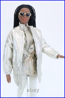 2002 Robert Tonner 16 Fashion Doll URBAN SPORT ESME Tyler Wentworth p