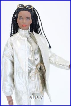 2002 Robert Tonner 16 Fashion Doll URBAN SPORT ESME Tyler Wentworth p
