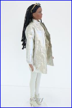 2002 Robert Tonner 16 Fashion Doll URBAN SPORT ESME Tyler Wentworth p