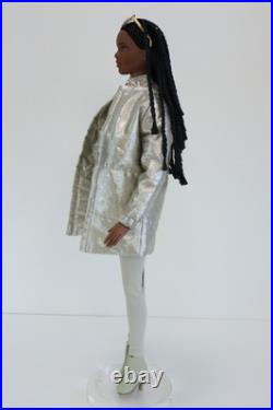 2002 Robert Tonner 16 Fashion Doll URBAN SPORT ESME Tyler Wentworth p