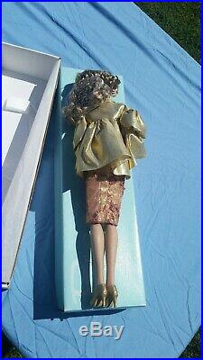 2004 ROBERT TONNER JOINTED FASHION DOLL REGINA Doll NEW T8RWDD07 GLIT GLAMOUR