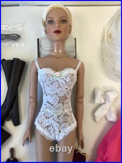 2005 Rare TONNER 16 Fashion Doll THE HOUSE OF Wentworth Regina Wentworth