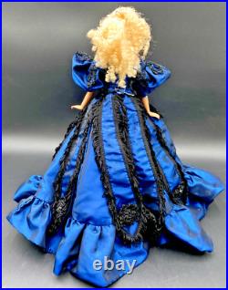 2007 Tonner Tyler Wentworth Versailles 16 Doll With Tiny Tailor Outfit
