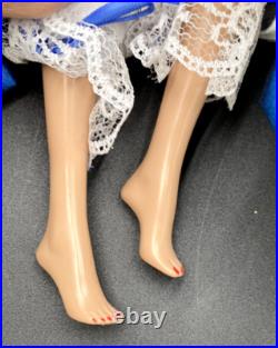 2007 Tonner Tyler Wentworth Versailles 16 Doll With Tiny Tailor Outfit