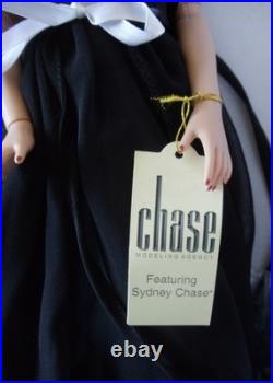 2007 Tonner Wentworth DARK EMBRACE Sydney Chase 16 Fashion Doll NRFB