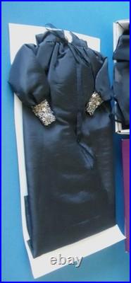 2007 Tonner Wentworth DARK EMBRACE Sydney Chase 16 Fashion Doll NRFB