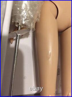 2008 Tonner 16 Nude Joan Crawford Mad About the Hat Doll with stand