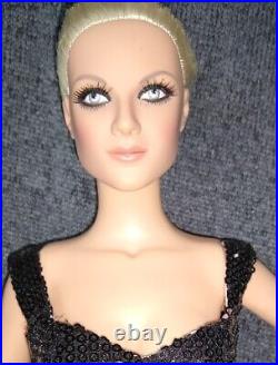 2016 Convention LIMITED MADE! Sultry Blonde Tonner Doll in Red and Black Dress