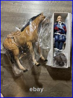 #318 Tonner Tyler Wentworth MONTANA GETAWAY SYDNEY Set TW9313 LE500 WithHorse
