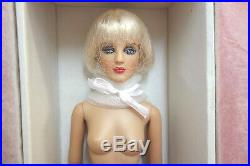 ANTOINETTE GLOWING MUSE BASIC BLOOM TONNER DOLL with 3 WIGS from 2010